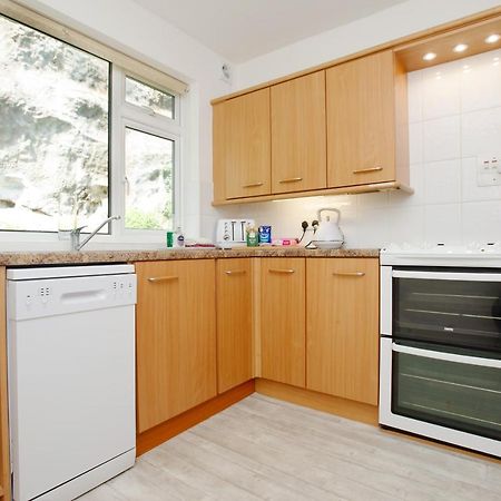 Harbour Apartment At 6 Dolphin Court With Parking Brixham Buitenkant foto