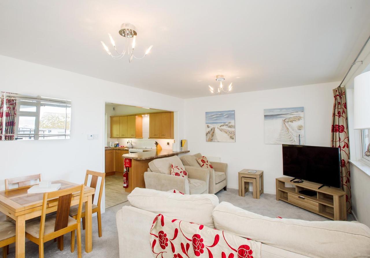 Harbour Apartment At 6 Dolphin Court With Parking Brixham Buitenkant foto